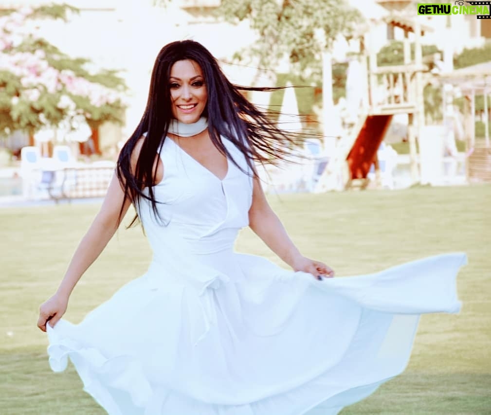 Maya Nasri - 3K Likes - When you feel blue.. and tomorrow seems black.. when colors seem to lose their brightness.. Put on your white dress/shirt and dance .. life is beautiful.. and You were born to be HAPPY..
#positivity #positivevibes #happy #white #dance #maya_nasri #mayanasri
Photo by: @shika_photography