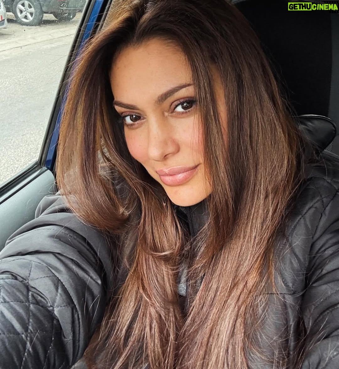Maya Nasri - 55.3K Likes - When life gives you a storm.. learn to dance in the rain❤️❤️💪#mayanasri #winter #staystrong