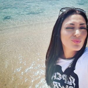 Maya Nasri Instagram - Blowing a #good_morning kiss to all of you. #Sun #Sea #Blessed
😘🏖️🌅