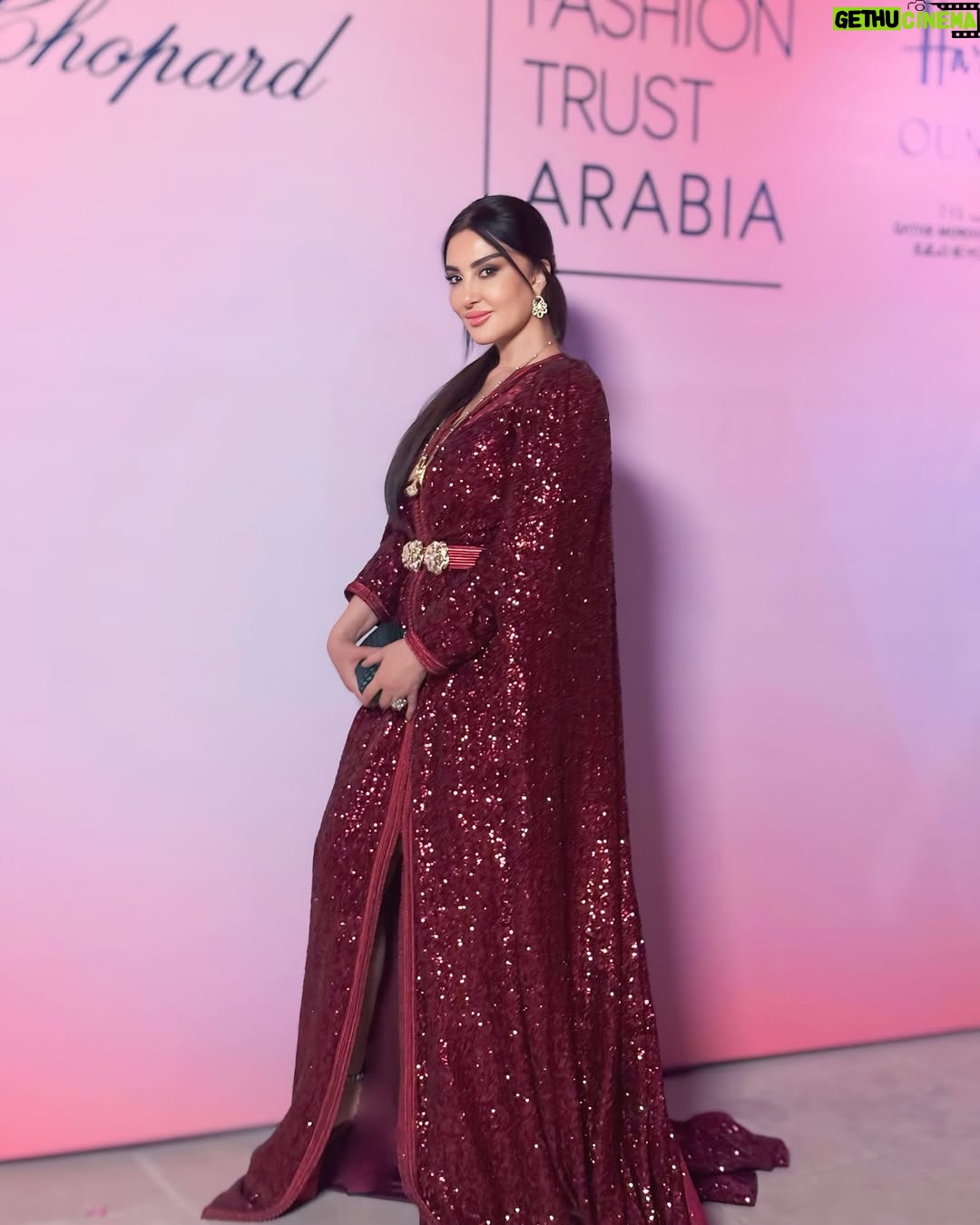 Mayssa Maghrebi - 59.8K Likes - Ų³Ų¹ŁŲÆŲ© ŲØŲ§ŲŲŖŲ¶Ų§Ł ŲØŁŲÆŁ Ų§ŁŁ
ŲŗŲ±ŲØ Ų§ŁŲŗŲ§ŁŁ ŁŁŲ³Ų®Ų© Ų§ŁŲ«Ų± Ł
Ł Ų±Ų§Ų¦Ų¹Ų© Ł
Ł "ŁŲ§Ų“Ł ŲŖŲ±Ų³ŲŖ Ų£Ų±Ų§ŲØŁŲ§" Ų¶Ł
Ł ŁŲ¹Ų§ŁŁŲ§ŲŖ Ų³ŁŲ© Ų§ŁŲŖŲØŲ§ŲÆŁ Ų§ŁŲ«ŁŲ§ŁŁ ŁŲÆŁŁŲ© #ŁŲ·Ų± Ų§ŁŲ“ŁŁŁŲ© ŁŲØŁŲÆŁ Ų§ŁŲŲØŁŲØ #Ų§ŁŁ
ŲŗŲ±ŲØ .. ŁŁŁŲ© Ų§ŁŁ Ł
Ų§ ŁŁŲ§Ł Ų¹ŁŁŲ§ Ų³Ų§ŲŲ±Ų© ŲØŲŖŲ“Ų±ŁŁ ŲµŲ§ŲŲØŲ© Ų§ŁŲ³Ł
Ł Ų§ŁŁ
ŁŁŁ Ų§ŁŲ§Ł
ŁŲ±Ų© ŁŲ§ŁŲ© ŲŲ³ŁŲ§Ų” ŁŲ³Ų¹Ų§ŲÆŲ© Ų§ŁŲ“ŁŲ®Ų© Ł
ŁŲ§Ų³Ų© ŲØŁŲŖ ŲŁ
ŲÆ
š¶š¦š²š¦ā¤ļø @fashiontrustarabia
Dress: @romeo_couture_officiel
Jewelry: @mimialeblanc.jewelry
Makeup: @makeupbyouarda
Hair: @salon_cham_marrakech
Stylist: @anas.yass
#FashionTrustArabia #FTAPrize2024 #FTARedCarpet #FTAMorocco #mayssamaghrebi #marrakech #morocco #qatar