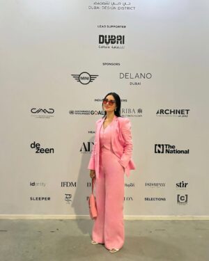 Mayssa Maghrebi Instagram - شكراً لمدينة دبي للتصميم على تنظيمها لأسبوع دبي للتصميم تحت رعاية سمو الشيخة لطيفة بنت محمد بن راشد آل مكتوم، رئيسة الهيئة.. حيث امتزج الفن بالتكنولوجيا واحدث تقنيات الإستدامةً واستضافتها لشركات محلية وعالمية رائدة، جلسات حوارية التقى فيها المبدعون والزوار من كل الجنسيات… دبي ملتقى الإبداع
#اسبوع_دبي_للتصميم #دبي 
#DXBDW #DubaiDesignWeek #MyDubai