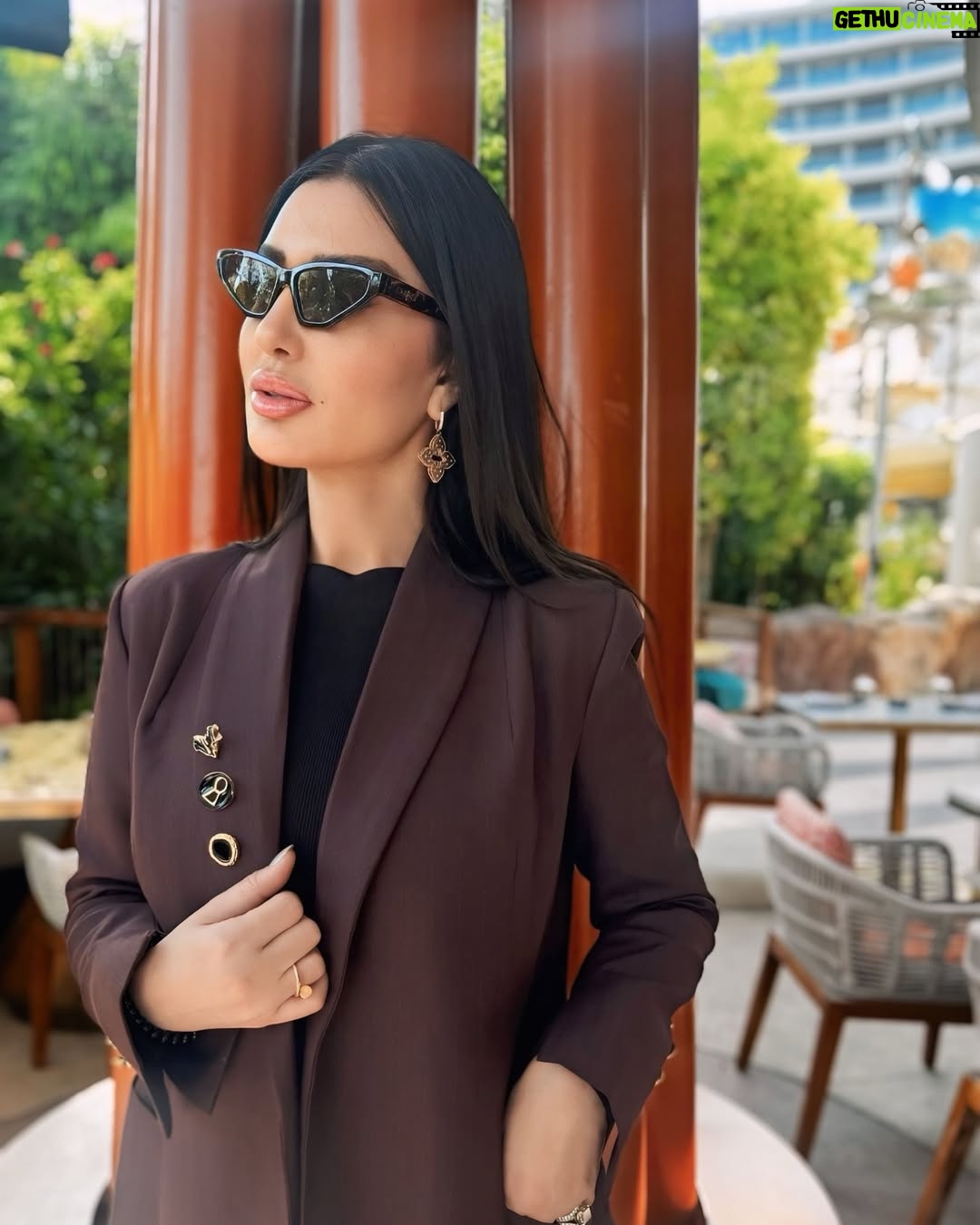Mayssa Maghrebi - 60.5K Likes - Lunch at one of the most beautiful hotels in Doha
@waldorfastorialusail @sushisambadoha
@noora.buhelaiqa @qommunication
@alanuodjassim @ajcoutureqa
#mayssamaghrebi #qatar