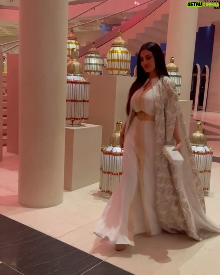 Mayssa Maghrebi - 43.2K Likes - سعيدة بإختياري واحدة من سفراء سنة التبادل الثقافي لدولة #قطر الشقيقة وبلدي الحبيب #المغرب .. وحضور حفل عشاء وعرض أزياء مغربي بمتحف الاسلامي القطري الذي في ليلة اقل ما يقال عنها ساحرة بتشريف صاحبة السمو الملكي الاميرة لالة حسناء وسعادة الشيخة مياسة بنت حمد
@yearsofculture
Kaftan: @handmadebyghitalahrichi
Jewelry: @negafa_dar_benjelloun
Makeup & Hair: @marwa_mhiri_makeup @official_rayyansaloonspa
Stylist: @anas.yass
#FashionInspiration #MuseumOfIslamicArt #qatar #morocco