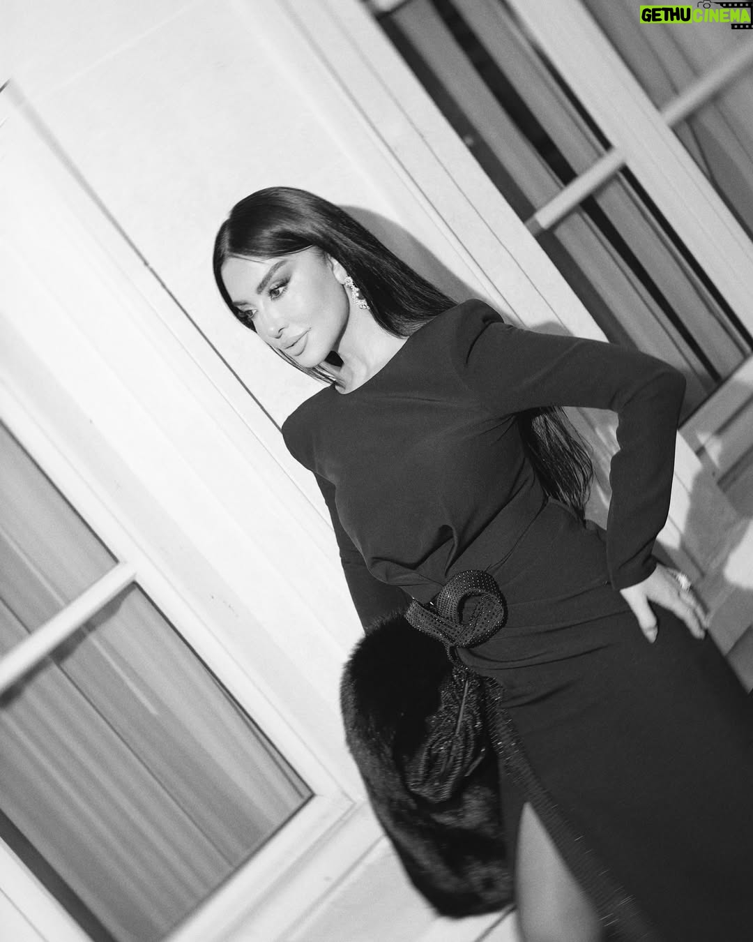 Mayssa Maghrebi - 54.4K Likes - You never go wrong in black š¤
Dress by: @eli.thelabel
Makeup: @ranim.alturki
Hair: @edgaretlouiseparis
#ElitheLabel #mayssamaghrebi