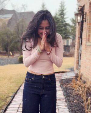 Mazel Vyas Instagram - 💕❄️🌸🤍