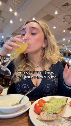 McKenzi Brooke Instagram - Sorry I was hungry I just needed breakfast at @juniorscheesecake 😍 #comedy #hungry #relatable #food #hangry #mckenzibrooke