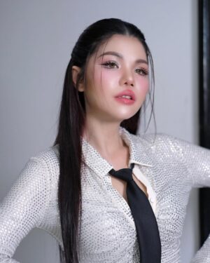 Meas Soksophea Instagram - (រៀនស្គាល់ខ្លួនឯង) គឺជាការរៀនស្គាល់អំពីរធម្មជាតិទាំង៧របស់យើងម្នាក់ៗនិងហើយដោយយកការសាមាធិវាចាកាយចិត្តជាគោល💦👧 🙏ខាងក្រោមនេះជាឈ្មោះធម្មជាតិទាំង៧របស់មនុស្ស
១ ធម្មជាតិវិញ្ញាណ
២ ធម្មជាតិដួងចិត្ត
៣ ធម្មជាតិព្រលឹង (ចេភូត)
៤ ធម្មជាតិប្រាណ (ខ្យល់)
៥ ធម្មជាតិកាយ (សំបកកាយខាងក្រៅរបស់មនុស្ស)
៦ ធម្មជាតិ សញ្ញា 
៧ ធម្មជាតិបញ្ញា (ដែលយើងហៅថាភ្នែក3មានទំតាំងនៅចន្លោះចញ្ចើមមនុស្ស)

(Self-study) Teacher, learn about the nature of the effects and by meditation on the body and mind as the basis 💦👧 🙏 Light is the name of the nature of the effects
1. Nature of the spirit
2. Nature of the heart
3. Nature of the heart (Jephūt)
4. Nature of the air
Symbol of the body
Symbol of the nature of the mind
Branch of the nature of the intellect (three-eyed people tend to be between the cheeks)
