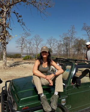 Medha Rana Instagram - Hakuna matata 🤎🐒🕸️🐅🦚🌾🦌🍃🐿️☀️