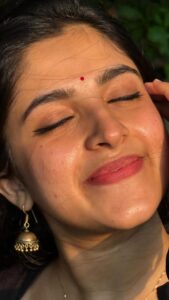 Actress Meenakshi Dinesh HD Photos and Wallpapers April 2025