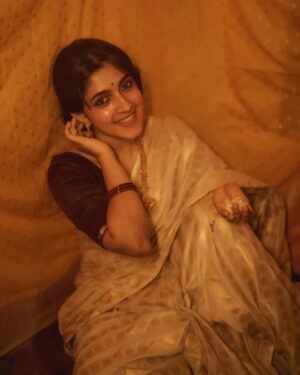 Meenakshi Dinesh Instagram - വിഷു ആശംസകൾ✨

@sour__v

Jewellery: @aureluxejewels