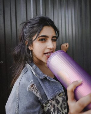 Meenakshi Dinesh Instagram - Who is she??

📷 @_thrilokadhipathi_ 
@life_of_darku