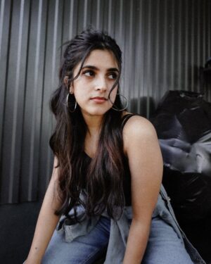 Meenakshi Dinesh Instagram - Who is she??

📷 @_thrilokadhipathi_ 
@life_of_darku