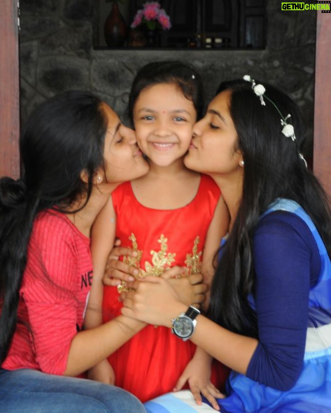 Meenakshi Dinesh - 46.3K Likes - Happiest birthday my pookie vavachi😚✨
I dont like the fact that you are growing up too fast😭😭
You’ll always remain my kuchunu makkunu baby😚🫶🏼