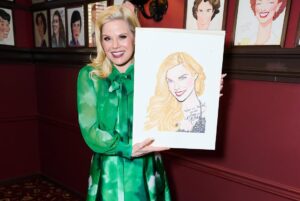 Megan Hilty Instagram - I’ve died and gone to Broadway heaven.  Thank you @sardisnyc for this tremendous honor and @officialbernadettepeters for your incredibly  generous words. I’m so grateful that my friends, family and DBH fam were there to share this major milestone moment with me! 
Photos: @jennyandersonphoto 
Hair & makeup: @brucewaynemua 
Styled by:  @jareddepriest 

@TeriJondresses @christianlouboutin