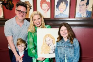 Megan Hilty Instagram - I’ve died and gone to Broadway heaven.  Thank you @sardisnyc for this tremendous honor and @officialbernadettepeters for your incredibly  generous words. I’m so grateful that my friends, family and DBH fam were there to share this major milestone moment with me! 
Photos: @jennyandersonphoto 
Hair & makeup: @brucewaynemua 
Styled by:  @jareddepriest 

@TeriJondresses @christianlouboutin