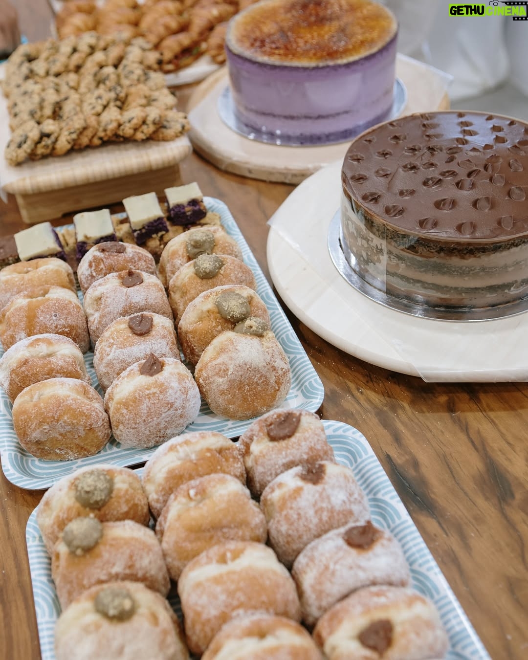 Meganne Young - 100.8K Likes - Dahil bumibigat na raw ang tiyan ni Boneztis, todo support ako agad, literally 😝 We just had the baby shower for our little one and I can proudly say that Boneezy did a beautiful job planning and executing. From painting the backdrop herself to choosing her favorite food, it was such a great day with fam and friends. Of course, kami na rin ang naghost ng games and short program (which we both really enjoy doing anyway). I think this means we should have another baby shower soon. Saya eh! 🎉❤️