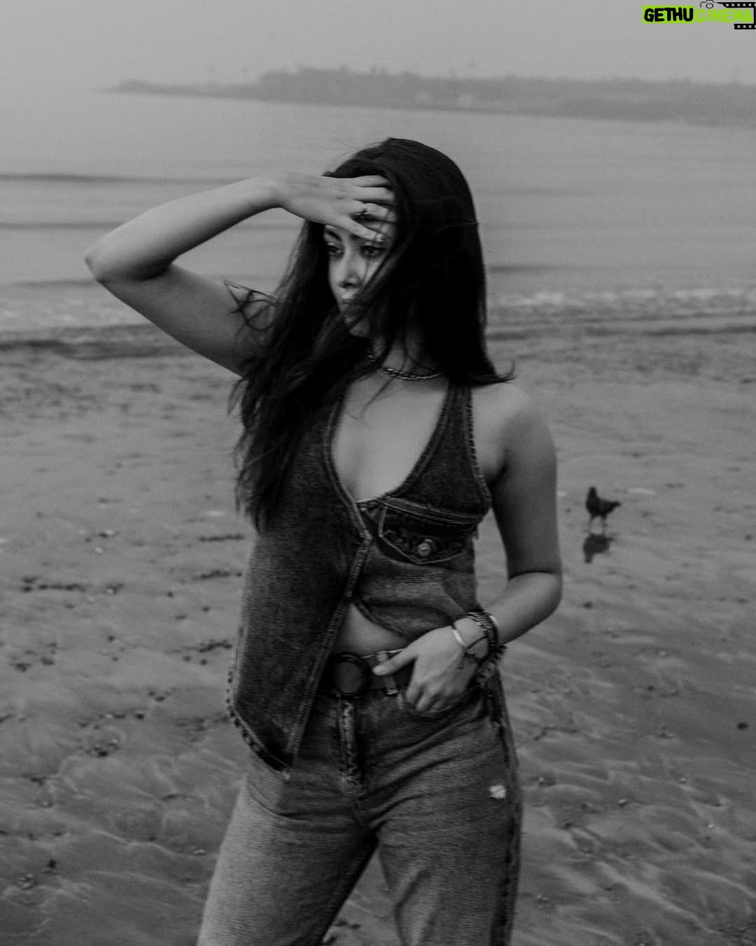 Megha Chowdhury - 1.4K Likes - 🌪️