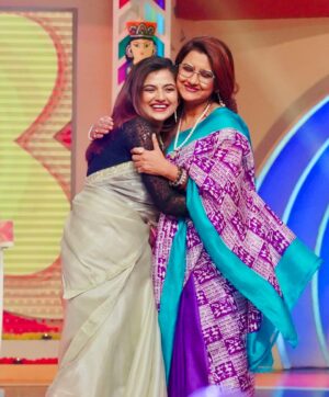 Megha Daw Instagram - Had a very good time❤️😃

📸 @mrinmoysiva ✨

#zeebangla #didino1season9 #meghadaw #fyp