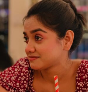 Megha Daw Instagram - যে “যার “মতো , কিন্তু “যার” কার মতো ? 🤭