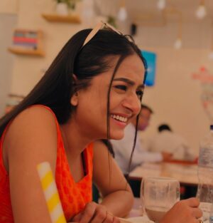 Megha Daw Instagram - যে “যার “মতো , কিন্তু “যার” কার মতো ? 🤭