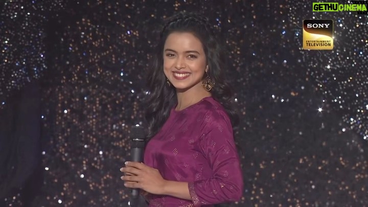 Megha Ray - 15.9K Likes - Ek cheej jo hum sab ko jodti hai wo hai “Ek Sapna”. Ye Sapna hi hai Radhika ki taqat.
Dekhiye Radhika ke hausalo ka safar, Sapnon Ki Chhalaang, 10 april se Mon-Fri 9.30 PM sirf #sonyentertainmenttelevision par!
@megha_ray
#SapnonKiChhalaang