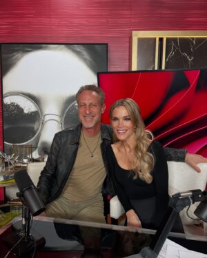 Megyn Kelly Instagram - Took a break from politics and talked with @drmarkhyman about how you can take control of your wellness and life. If you’re into MAHA, this is the show for you. If you’re into living, this is the show for you.

#megynkellyshow