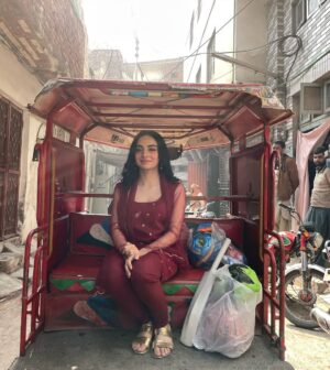 Mehar Bano Instagram - Would you still love me if I was a worm? Specifically a millipede