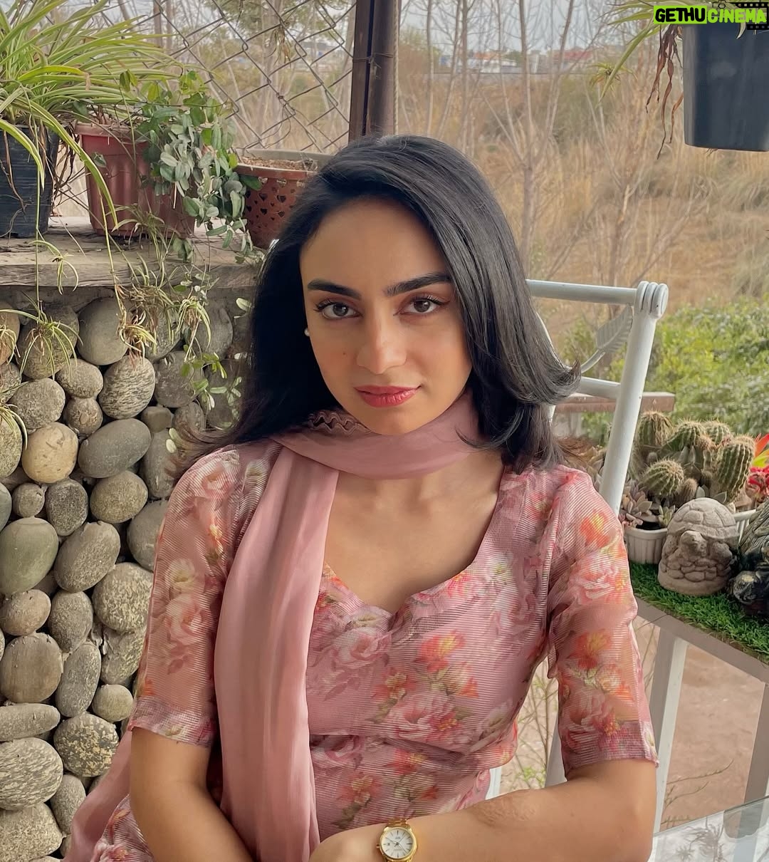 Mehar Bano - 6.4K Likes - Would you still love me if I was a worm? Specifically a millipede