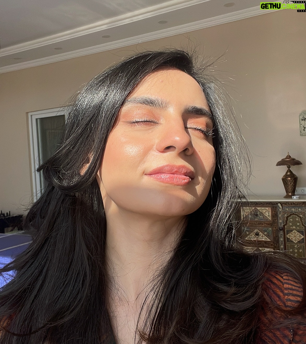 Mehar Bano - 6.4K Likes - Would you still love me if I was a worm? Specifically a millipede