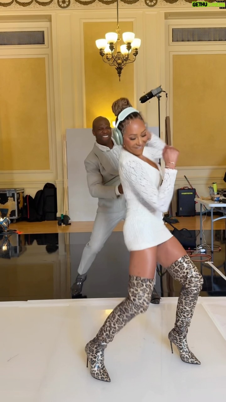 Mel B - 219.4K Likes - So much fun backstage at @agt!