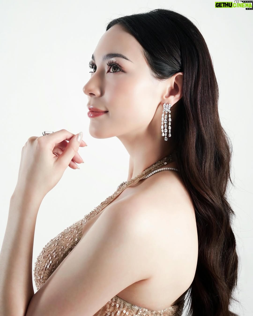 Melanie Berentz - 3 Likes - Capturing Winter’s Sparkle with Timeless Elegance ✨ These exquisite diamond earrings are a poetic celebration of winter’s natural beauty and Christmas charm. Featuring tiers of brilliant, hand-selected diamonds that dangle effortlessly, they embody the purity of freshly fallen snowflakes and the grandeur of frozen waterfalls. Each diamond glimmers in the light, offering unmatched brilliance and movement—perfect for holiday gatherings and enchanting nights by the fireplace. This piece is a timeless masterpiece designed to elevate every winter celebration, making the wearer the epitome of festive elegance 🌟
Muse : @melanieberentz
Dress : @valenciavivi
Photographer : @snap.nuel
Makeup Artist : @kunsoomakeupartist
Discover more info about diamond, please contact our team :
62 816-888-655 (Hui)
62 815-1799-9944 (Mike)
#DiamondElegance #TimelessJewelry #SparkleEveryday #LuxuryRings #ShineBright #PuteriIndonesia #MelanieBerentz #ChristmasGlam