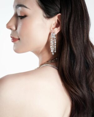 Melanie Berentz Instagram - Capturing Winter’s Sparkle with Timeless Elegance ✨ These exquisite diamond earrings are a poetic celebration of winter’s natural beauty and Christmas charm. Featuring tiers of brilliant, hand-selected diamonds that dangle effortlessly, they embody the purity of freshly fallen snowflakes and the grandeur of frozen waterfalls. Each diamond glimmers in the light, offering unmatched brilliance and movement—perfect for holiday gatherings and enchanting nights by the fireplace. This piece is a timeless masterpiece designed to elevate every winter celebration, making the wearer the epitome of festive elegance 🌟

Muse : @melanieberentz
Dress : @valenciavivi
Photographer : @snap.nuel
Makeup Artist : @kunsoomakeupartist

Discover more info about diamond, please contact our team : 
 62 816-888-655 (Hui)
 62 815-1799-9944 (Mike)

#DiamondElegance #TimelessJewelry #SparkleEveryday #LuxuryRings #ShineBright #PuteriIndonesia #MelanieBerentz #ChristmasGlam