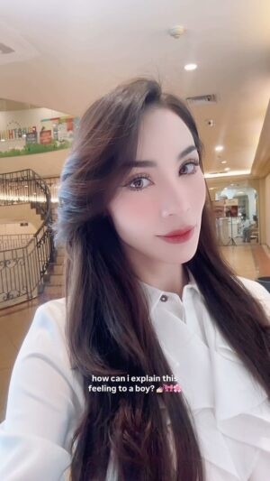 Melanie Berentz Instagram - 📍 @lushandglow.id Plaza Adorama Kemang / Pondok Indah
• lymphatic drainage massage
• japanese hair spa
• mani pedi   gel nail polish