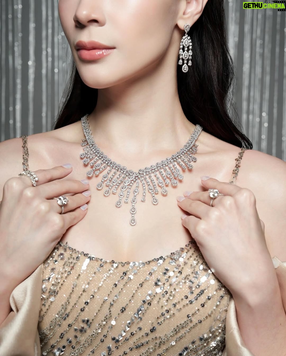 Melanie Berentz - 3 Likes - 🎄💎 Radiating holiday glamour, 3rd RU Puteri Indonesia 2022, Melanie Berentz is the perfect muse for this dazzling diamond collection, ideal for the festive Christmas season. Her elegance and sophistication shine as brightly as the season’s lights, making this style a true celebration of timeless beauty ✨
Muse : @melanieberentz
Dress : @valenciavivi
Photographer : @snap.nuel
Makeup Artist : @kunsoomakeupartist
Discover more info about diamond, please contact our team :
62 816-888-655 (Hui)
62 815-1799-9944 (Mike)
#DiamondElegance #TimelessJewelry #SparkleEveryday #LuxuryRings #ShineBright #puteriindonesia #MelanieBerentz #ChristmasGlam