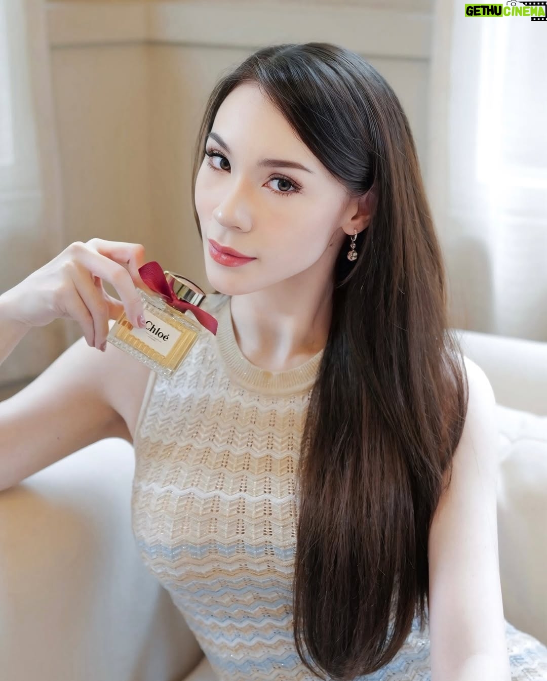 Melanie Berentz - 3 Likes - A captivating and seductive fragrance that exudes bold, dark feminine energy—Chloé L’Eau de Parfum Intense is my secret to leaving a lasting impression. This fragrance is a pretty raspberry and rose dominant perfume that dries down to a soft and subtle cashmeran and woody scent 🌹 @chloe @luxasia.idn #ChloéParfums #WeAreChloé