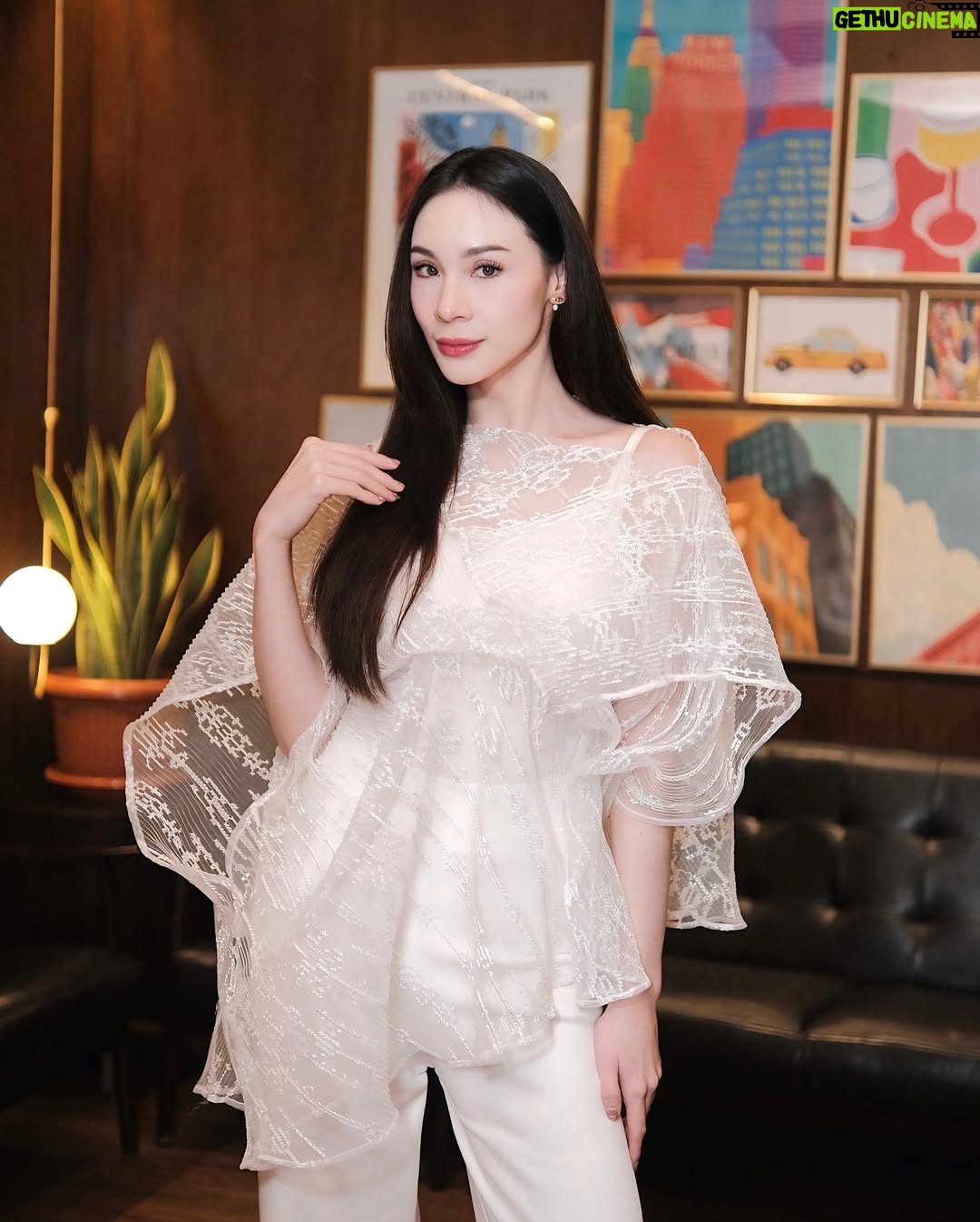 Melanie Berentz - 3 Likes - Iftar Soirée with @avgal_collection @pennjakarta @titiessapoetra 🤍🤍