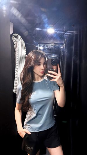 Melanie Berentz Instagram - Step into style at the Emporio Armani 7 Pop-Up Store! Wanna look great while working out? Discover exclusive collections, designed to enhance your performance in your preferred sport and active lifestyle while keeping up with the latest trends in luxury fashion. Don’t miss out on this limited-time experience only until 15 Dec 2024 🖤 @7ptkcg

📍 Mall Kelapa Gading 3, Ground Floor

#EA7 #EA7Emporioarmani #EA7POPUP #Sportswear #ActiveLifestyle #Tennis #Golf #Fitness #HealthyLife