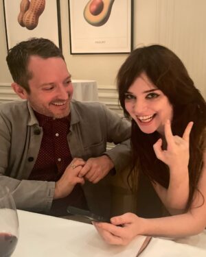 Melanie Lynskey Instagram - If we get another season I’ll be better about BTS stuff! We’ll have another epic mafia game and I’ll take photos this time. Warren and I will finally get good at selfies. I will continue to hang out at the grip truck where I can get the best lattes in Vancouver. Argh, we had so many lovely dinners and took no photos. Next season I will document moments! I promise! Please give us another! For now here’s a little collection of S3. I am so grateful to be part of this show. This season surprised me at every turn and broke my heart also- I’m so scared of people being mad at me for spoilers, but I love and adore every actor who left this season and each and every one of you had a magnificent journey and an incredible end to your story. Your performances were committed and wild and beautiful and compelling. Thank you to @yjashlyle and Bart and Jonathan and all of our writers for this insane rollercoaster. I am grateful to you for all eternity and can’t wait to see where you take us all next. Thank you to our incredible directors this season. Thank you to the actors who I love with my whole heart. Thank you to @littletimingwizard and the AD team for absolutely everything.  And mostly thank you to our crew, I love you guys so very much and feel supported at every turn. I’m in awe of how hard you work and how kind you all are. Love always ❤️