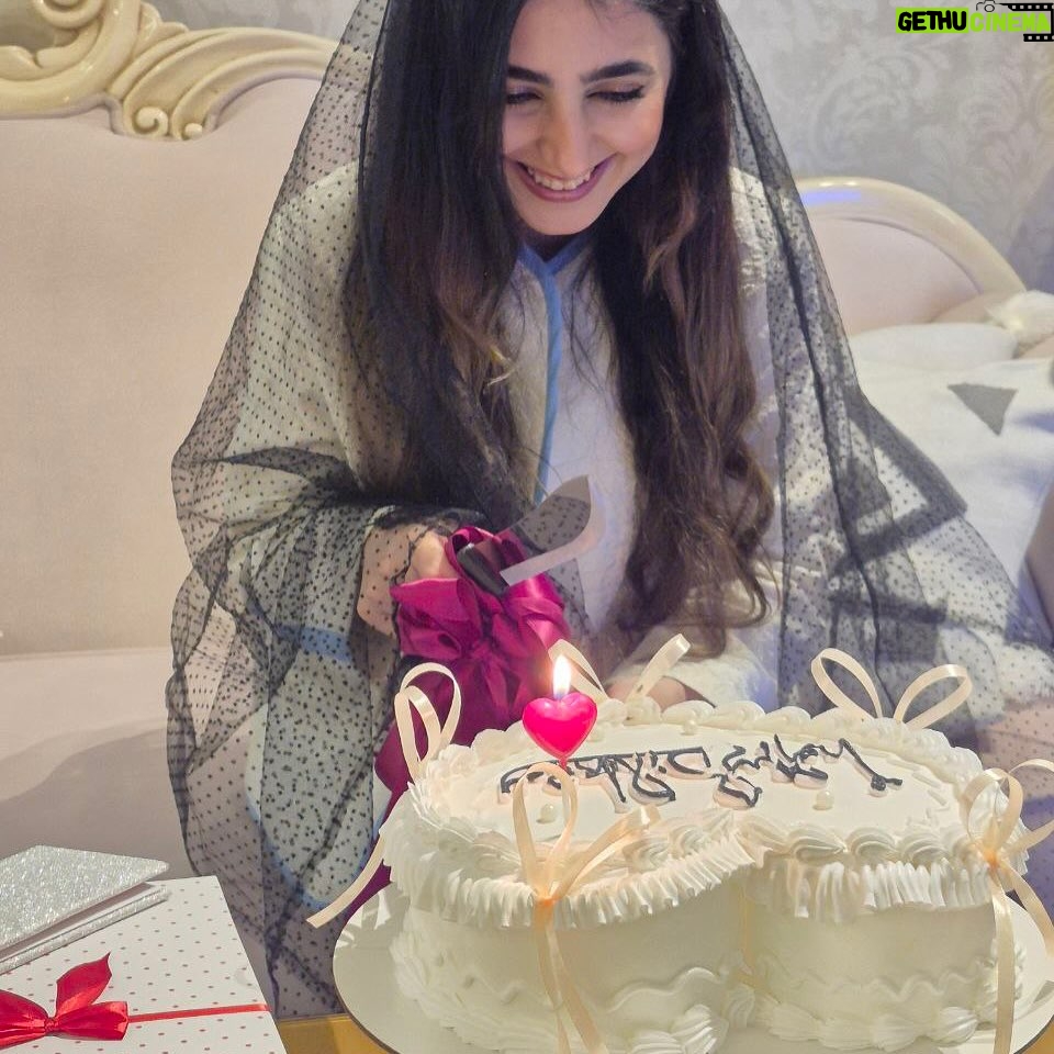Melika Shaban - 7.8K Likes - 23 سالگی...
1404/1/1 جمعه