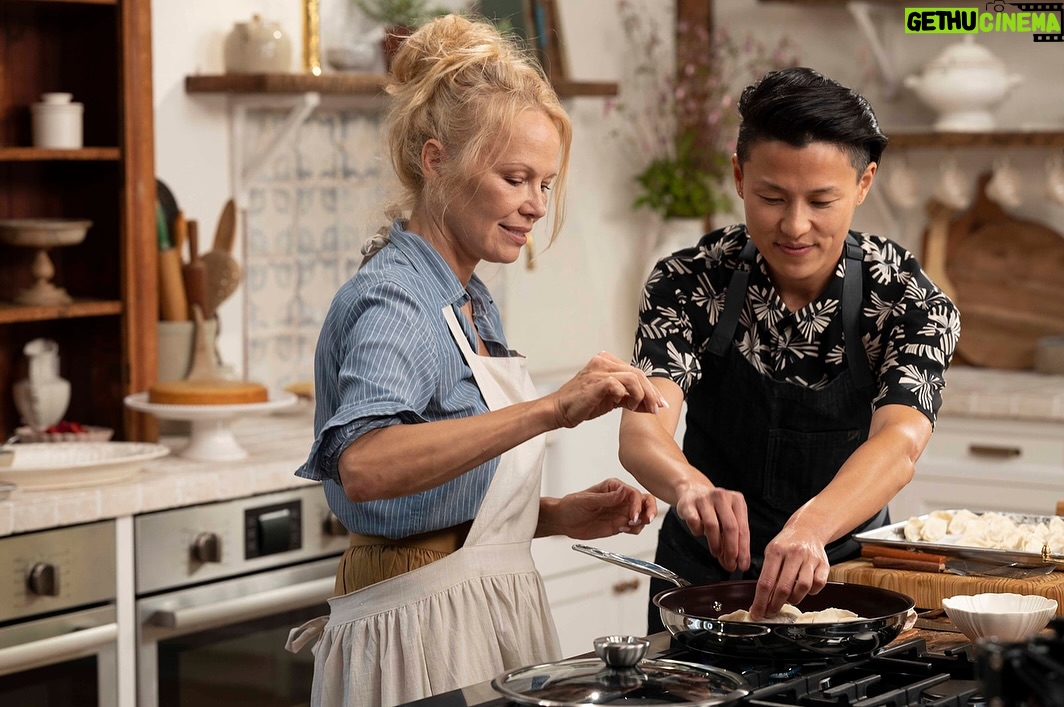 Melissa King - 4.4K Likes - Cooking has brought me to amazing places but I never imagined PAMELA ANDERSON would be my sous chef!😍 @pamelaanderson’s a fantastic cook, curious student, and has the sweetest, most genuine soul. She’s not afraid of big challenges and digging deep in her vulnerability to find strength. She’s truly a gem of a human and I feel blessed to share a bit of me with her.
Catch me teaching Pamela some of my favorite Chinese plant-based dishes and sharing beautiful life moments together on Pamela’s “Cooking with Love”.
Airs Monday April 14 at 9 p.m. ET/6 p.m. PT on @flavour.network and streams on @stacktv. #cookingwithlove #pamelaanderson