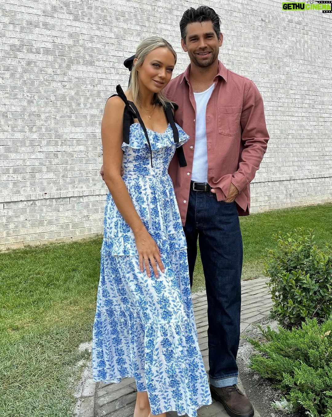 Melissa Ordway - 6.7K Likes - He is risen! 🙌🏼 Happy Easter from our family to yours. Wishing you love and joy 💕🤍💛
Dress: @vici