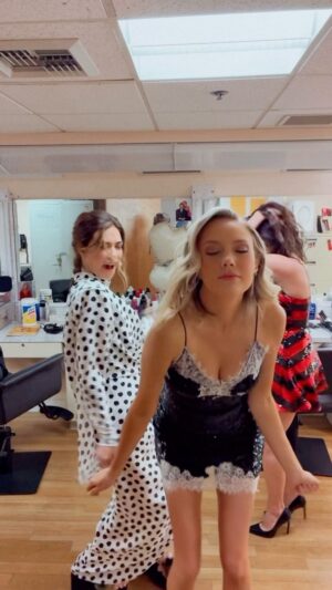 Melissa Ordway Instagram - Somebody’s watching me…. 👀

A little pre taping dance party this morning in hair and makeup 💃🏼 @youngandrestlesscbs #bts #danceparty #dance #dancevideos #actor #filming #fyp #anxiety