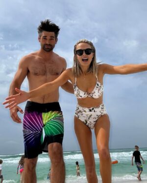 Melissa Ordway Instagram - Sandy toes and sun-kissed noses 💛 @jmichaelgaston 

Dress: @marshalls 
Swim and coverup: @targetstyle @target