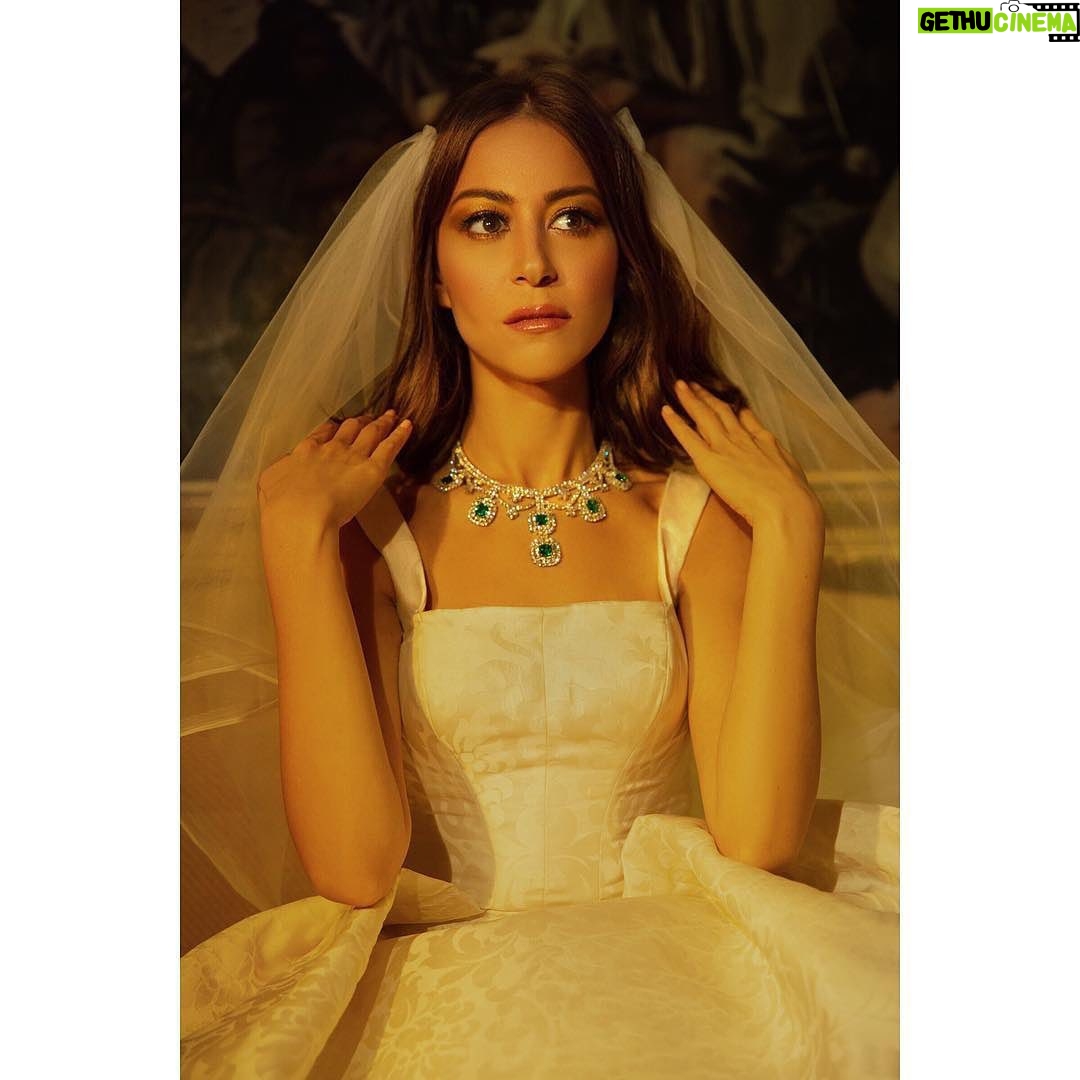 Menna Shalabi - 89.7K Likes - Everything comes to you at the right time..
.
.
.
@enigmamagazine ‘s 👰🏻 cover shoot! ✨
#MADCelebrity