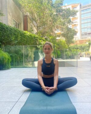 Menna Shalabi Instagram - Balance time 🧘‍♀️