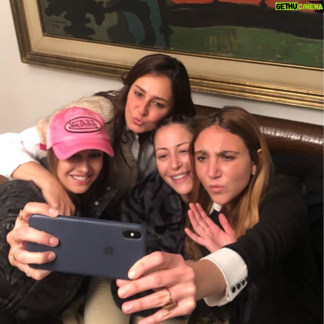 Menna Shalabi - 77.8K Likes - Happiness is a night out with the girls! ❤️👭😊