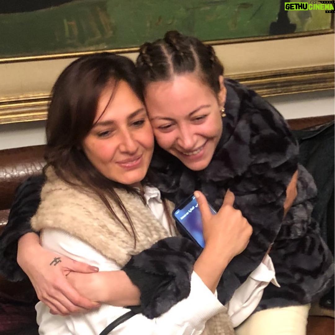Menna Shalabi - 77.8K Likes - Happiness is a night out with the girls! ❤️👭😊