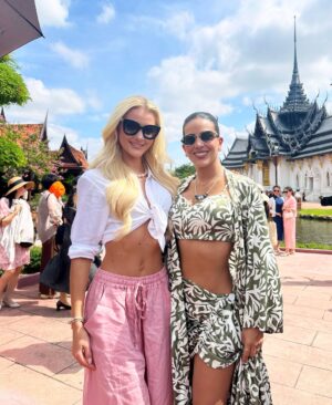 Michela Pincay Instagram - Hello Universe ✨👑 Bangkok with the georgeous @victoriaakjaer 👑💎 @theofficialpandora 
#FromThailandWithLove #PandoraSquad24  #PandoraTakesThailand
.
.
Look @joseluis_fernandez_c 
Stylist @miguel_manrique_s