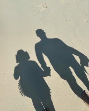 Michela Pincay Instagram - Una negrita en Aruba 🏝️
.
.
P.d. El niñito arruinando mi video es igualito a Ale de bebé 🏝️✈️✨⛵️🤍