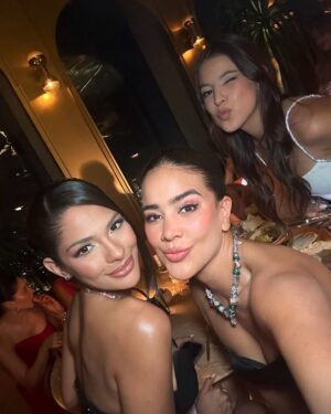 Michela Pincay Instagram - Mucha gente muy linda en un solo lugar, día 1 😮‍💨✨💎📍 thank you for having us @theofficialpandora #FromThailandWithLove  #PandoraSquad24  #PandoraTakesThailand 
.
.
.
Mi vestido divino 🖤 @gghautecouture @gabrielagalarza_ec
